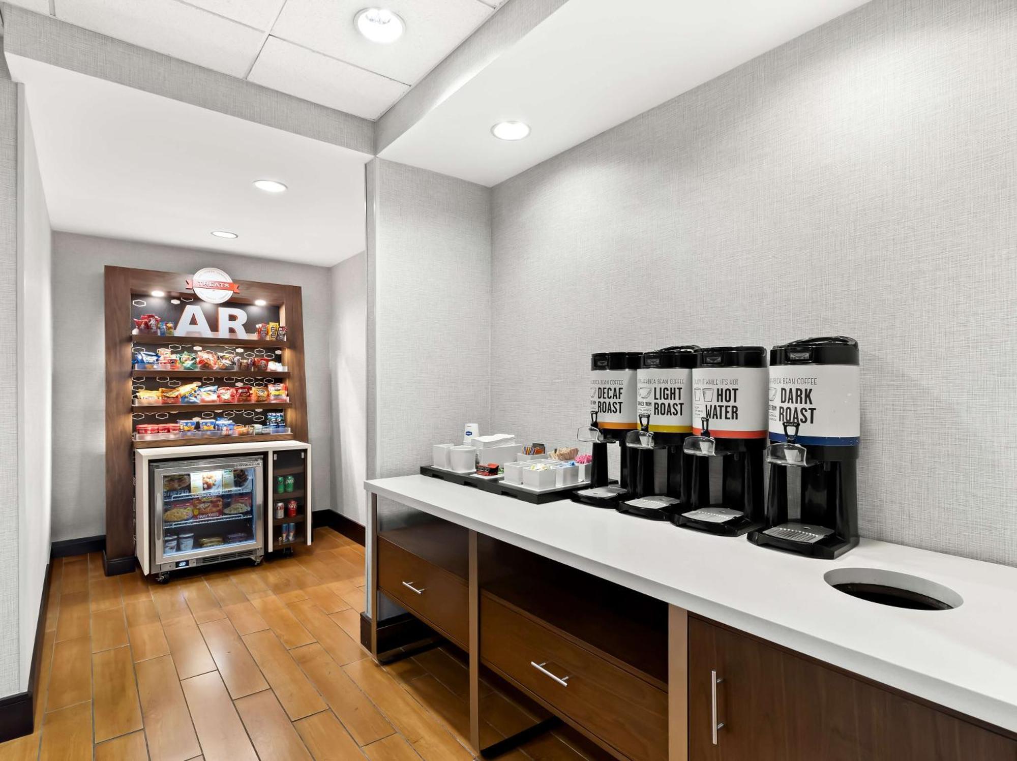Hampton Inn Blytheville Buitenkant foto