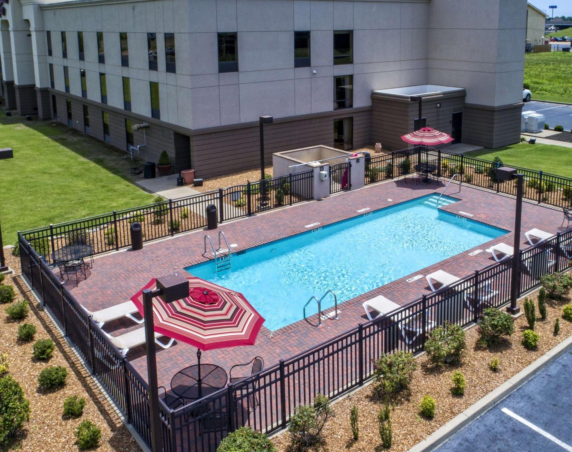 Hampton Inn Blytheville Buitenkant foto
