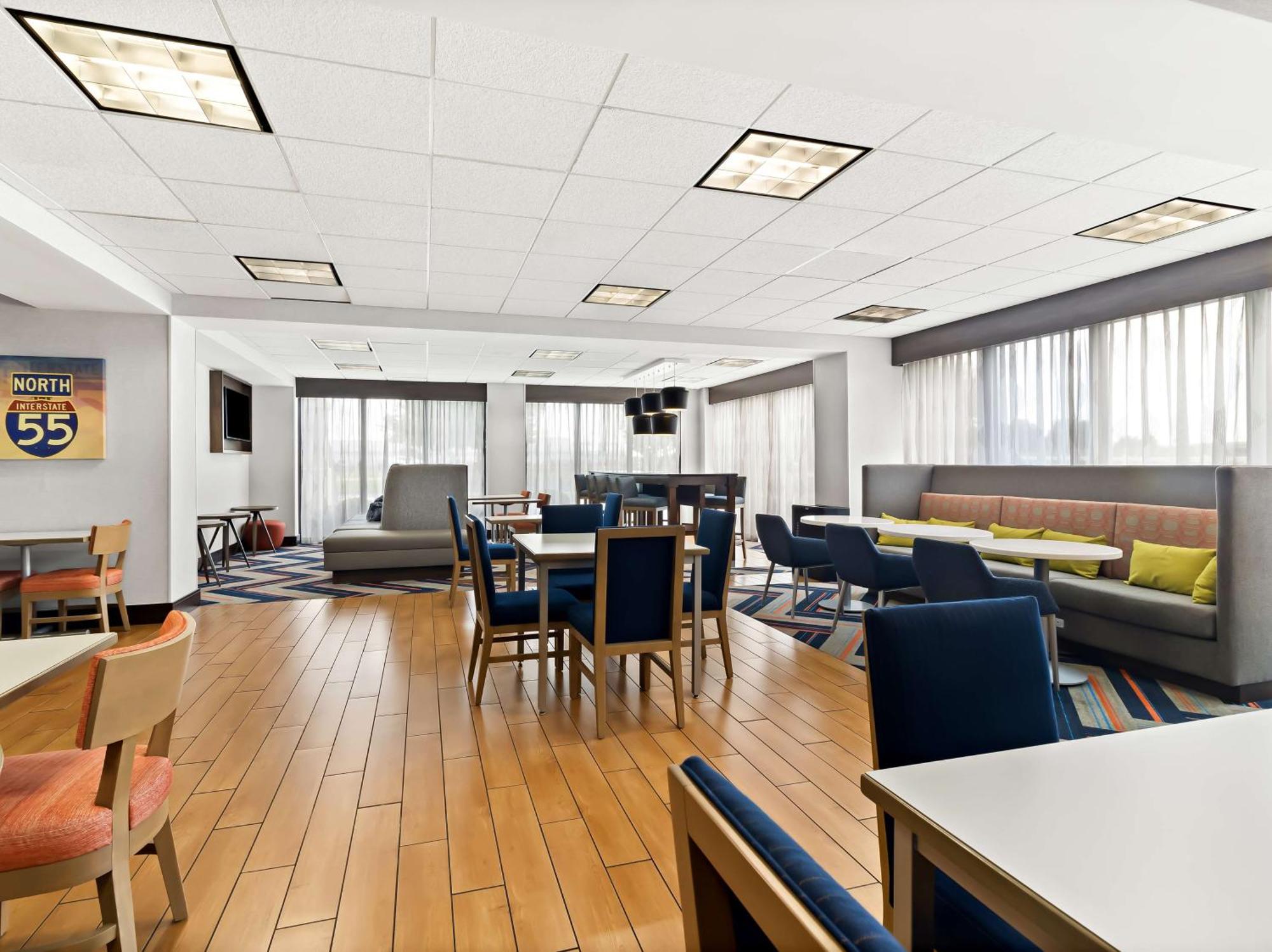 Hampton Inn Blytheville Buitenkant foto